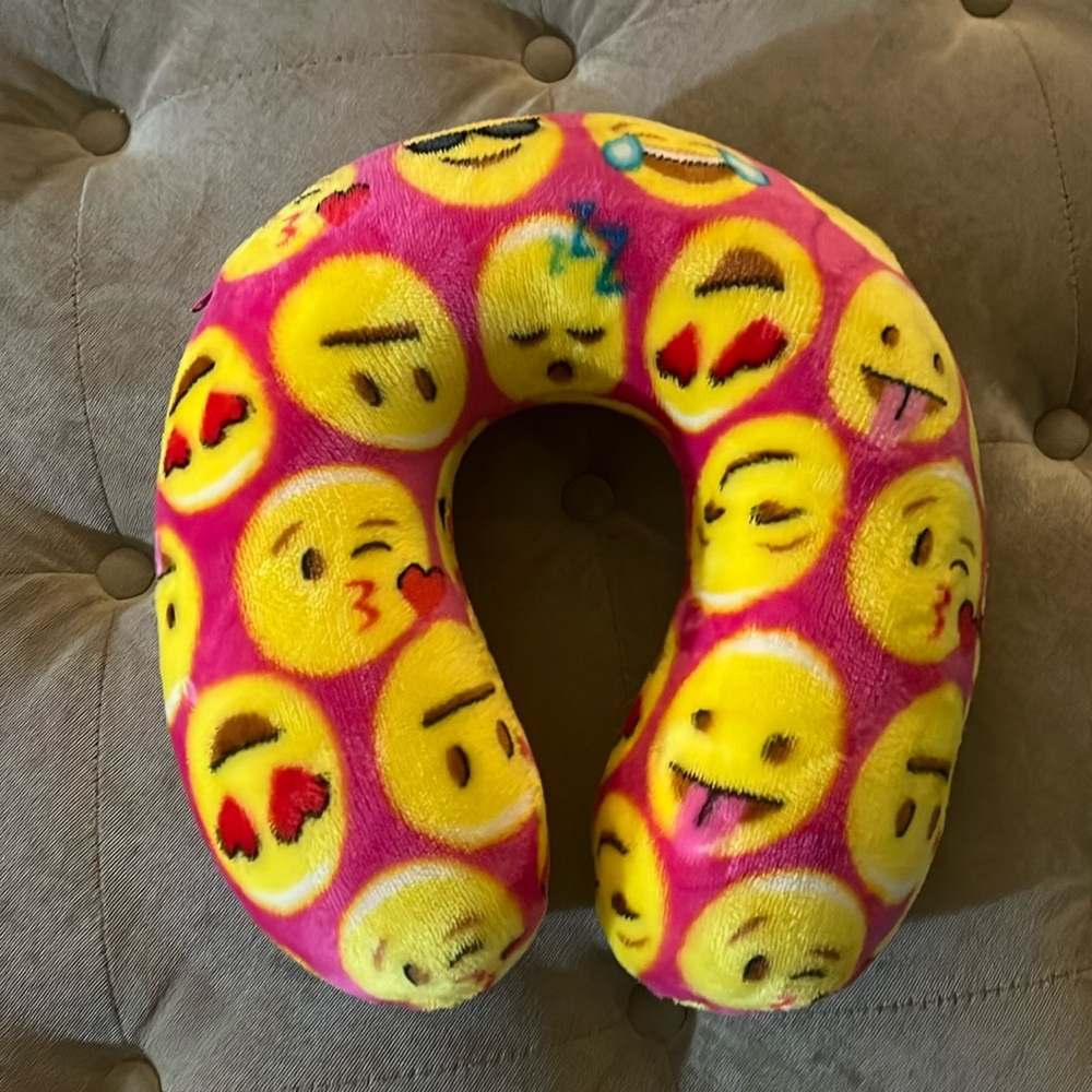 Emoji memory foam neck rest